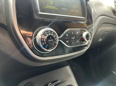 CAPTUR Intense Bose 1.6 16V Flex 5p Aut.