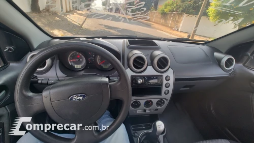 FIESTA 1.6 MPI Class Hatch 8V