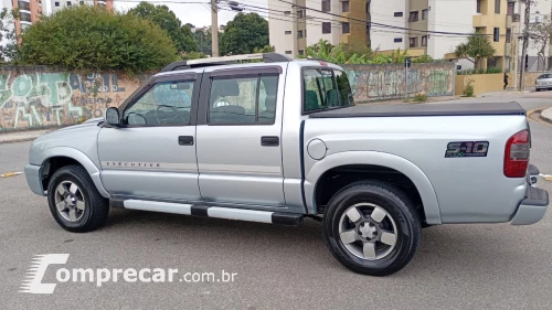 S10 2.4 MPFI Executive 4X2 CD 8V