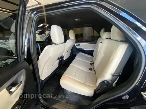 HILUX SW4 2.8 D-4D TURBO DIESEL DIAMOND 7L 4X4 AU