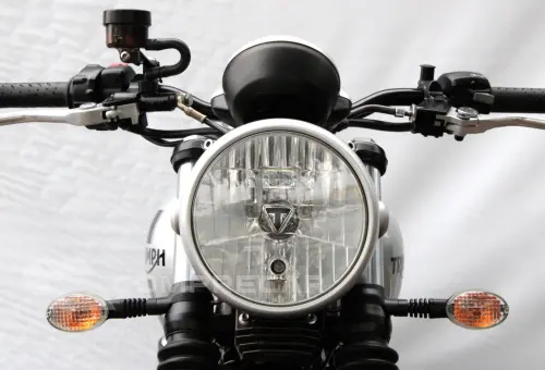 TRIUMPH STREET TWIN