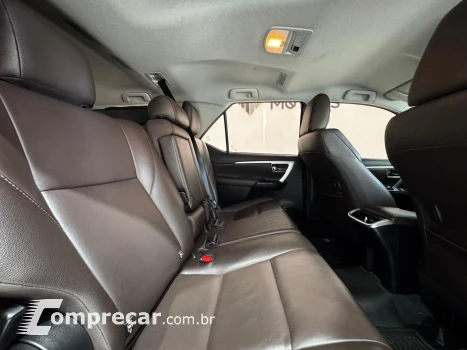 HILUX SW4 2.7 SRV 7 LUGARES 4X2 16V FLEX 4P AUTOMÁTICO