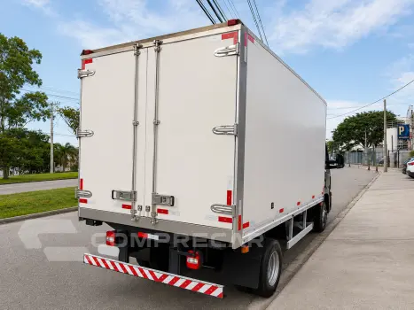 Delivery 9.170 + Baú Refrigerado
