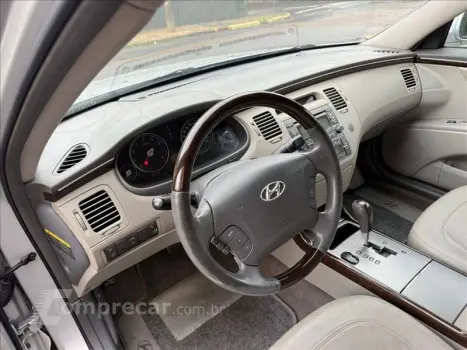 AZERA 3.3 MPFI GLS Sedan V6 24V