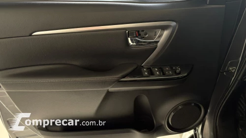 SW4 SRX 2.8 turbodiesel 5L 4x4 (Aut)