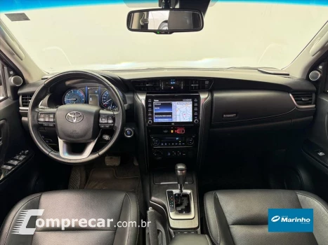 HILUX 2.8 D-4D TURBO DIESEL CD SRX 4X4 AUTOMÁTICO