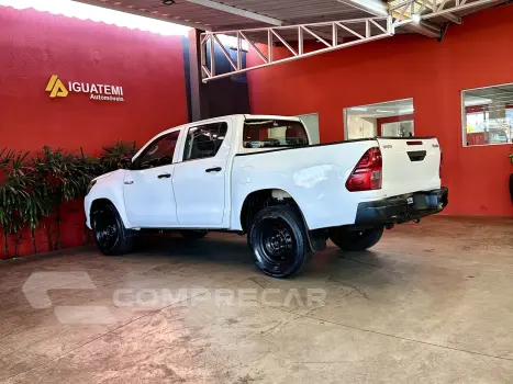 HILUX HILUX CD STD 2.8 16V TURBO DIE 4X4 4P C/AR