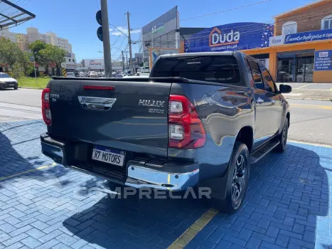 HILUX 2.8 D-4D TURBO DIESEL CD SRX 4X4 AUTOMÁTICO