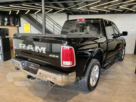 Classic 5.7 V8 32V 4P HEMI LARAMIE AUTOMÁTICO