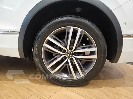 Tiguan 2.0 300 TSI ALLSPACE R-LINE TURBO AUTOMÁTICO