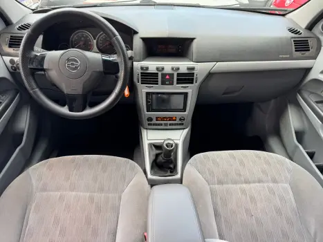 VECTRA 2.0 MPFI Elegance 8V