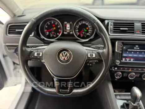 JETTA 2.0 TSI HIGHLINE 211CV GASOLINA 4P TIPTRONIC