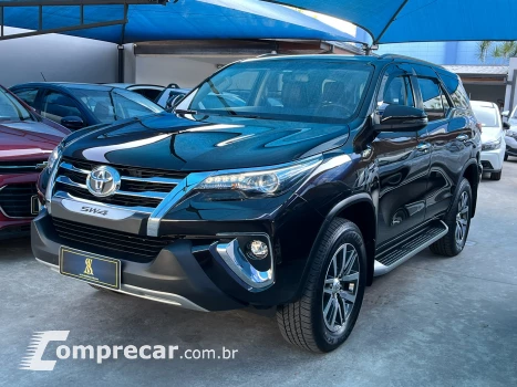 Toyota HILUX SW4 2.8 D-4d Turbo SRX 7L 4X4 4 portas