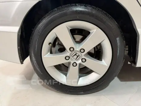 Civic 1.8 16V 4P FLEX LXS AUTOMÁTICO