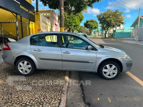Megane Sedan Dynamique 2.0 16V Aut.