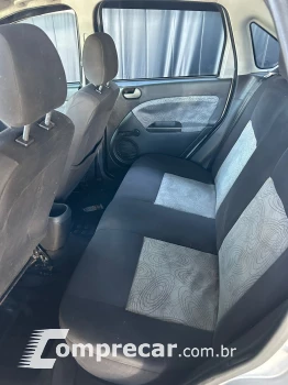 FIESTA 1.6 MPI Class Sedan 8V