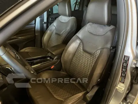Commander 2.0 16V 4P TD380 OVERLAND 4X4 TURBO DIESEL AUTOMÁT