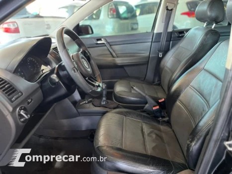 POLO SEDAN - 1.6 MI 8V 4P MANUAL