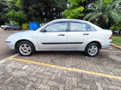 FOCUS HATCH - 2.0 GHIA 16V 4P AUTOMÁTICO