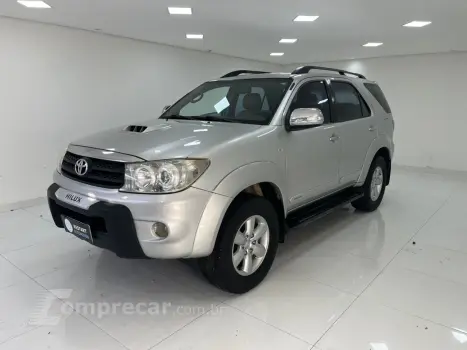 Toyota HILUX SW4 3.0 SRV 4X4 7 Lugares 16V Turbo Intercooler 4 portas