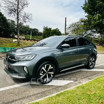 Volkswagen NIVUS 1.0 200 TSI Highline 4 portas