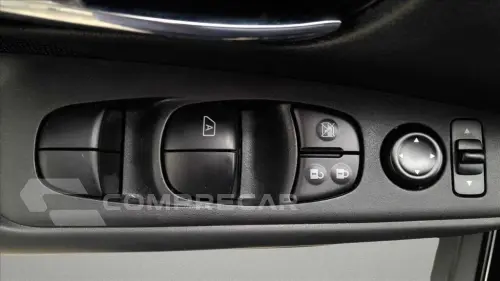 KICKS PLAY 1.6 16V FLEXSTART SENSE XTRONIC