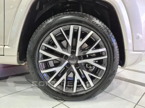 Commander Overl. 2.2 TD 4x4 Diesel Aut.