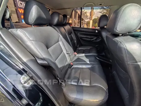 GOLF 2.0 MI 8V GASOLINA 4P AUTOMÁTICO