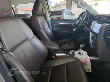 HILUX SW4 2.8 SRX 4X4 7 Lugares 16V Turbo Intercooler