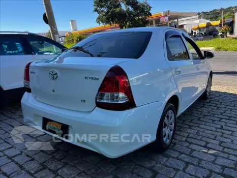 ETIOS 1.5 X Sedan 16V