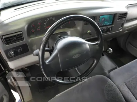 F-250 4.2 XLT 4X2 CS TURBO DIESEL 2P MANUAL