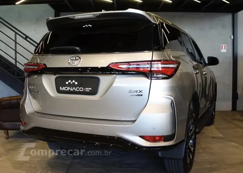 Hilux SW4 2.8 16V 4P SRX PLATINUM 4X4 7 LUGARES TURBO DIESEL