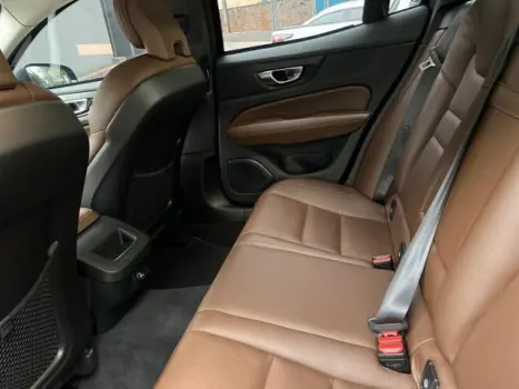 S60 - 2.0 T4 MOMENTUM 4P AUTOMÁTICO