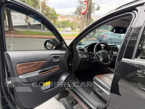 L200 Triton 2.4 16V Turbo Diesel Sport Hpe-S Terra Cd 4P 4X4