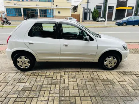 CELTA 1.0 MPFI LT 8V