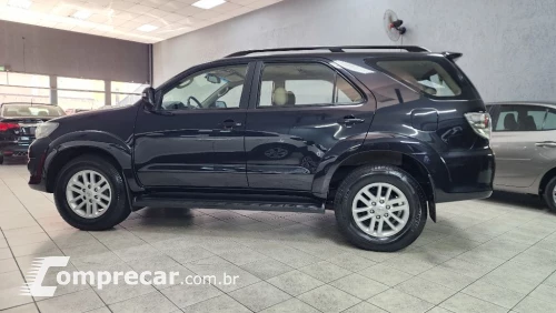 Hilux SW4 SRV D4-D 4x4 3.0 TDI Dies. Aut
