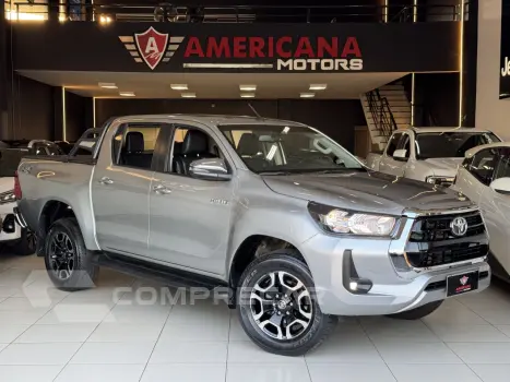 Toyota Hilux Caminhonete 2.8 16V SRV 4X4 DIESEL CABINE DUPLA AUTOMÁ 5 portas