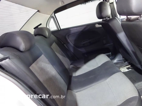 VOYAGE - 1.0 MI 8V 4P MANUAL