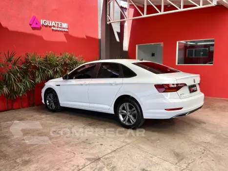 JETTA 1.4 250 TSI TOTAL FLEX R-LINE TIPTRONIC