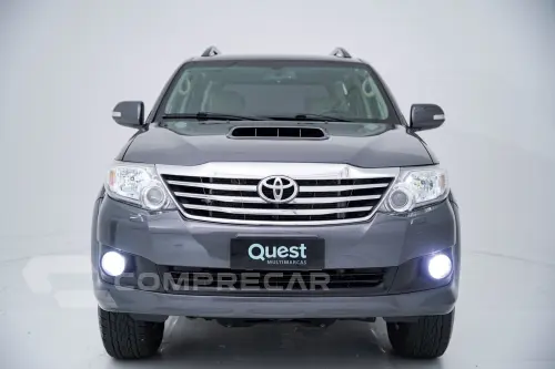 Hilux SW4 SRV D4-D 4x4 3.0 TDI Dies. Aut
