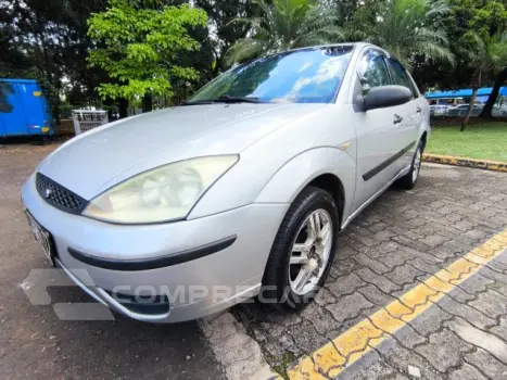 FORD FOCUS HATCH - 2.0 GHIA 16V 4P AUTOMÁTICO 4 portas
