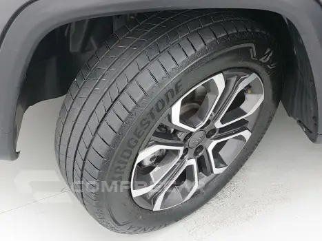 COMMANDER 1.3 T270 TURBO FLEX LIMITED AT6