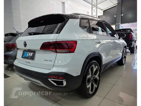 TAOS 1.4 250 TSI TOTAL FLEX HIGHLINE AUTOMÁTICO