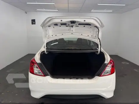 VERSA 1.0 12V FlexStart 4p Mec.
