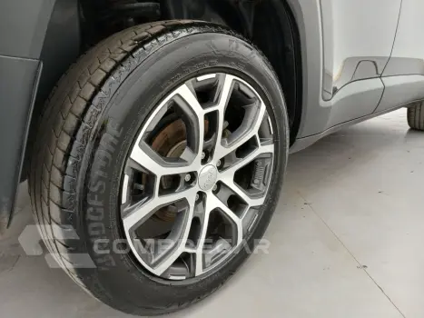 RENEGADE 1.3 T270 TURBO FLEX LONGITUDE AT6