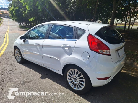 FIESTA 1.6 Titanium Hatch 16V