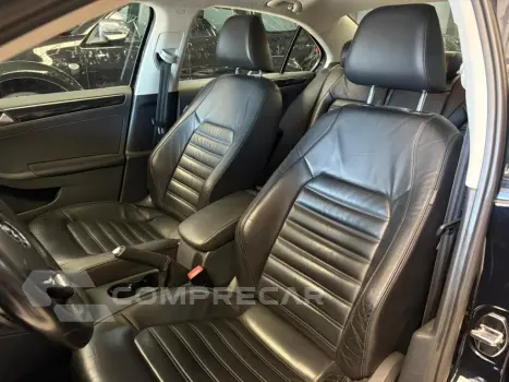 JETTA 2.0 TSI HIGHLINE 211CV GASOLINA 4P TIPTRONIC