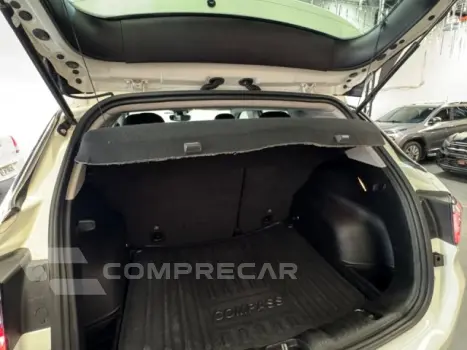 COMPASS - 2.0 16V LONGITUDE 4X4 AUTOMÁTICO