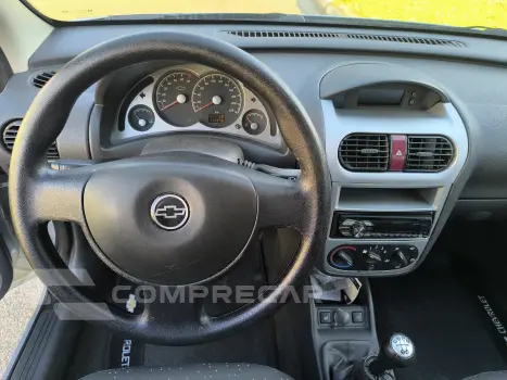 CORSA 1.4 MPFI Premium Sedan 8V