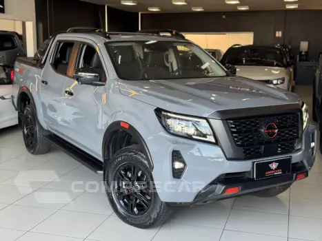 NISSAN Frontier 2.3 16V PRO4X CABINE DUPLA 4X4 BI-TURBO DIESEL AUTO 5 portas